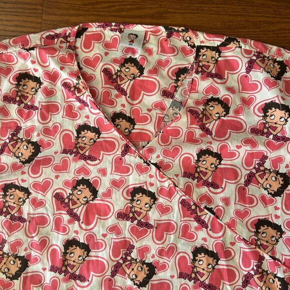 Betty Boop Valentine's Heart Print Scrub Top Size 3XL XXXL Medical Dental Vet - Picture 5 of 12